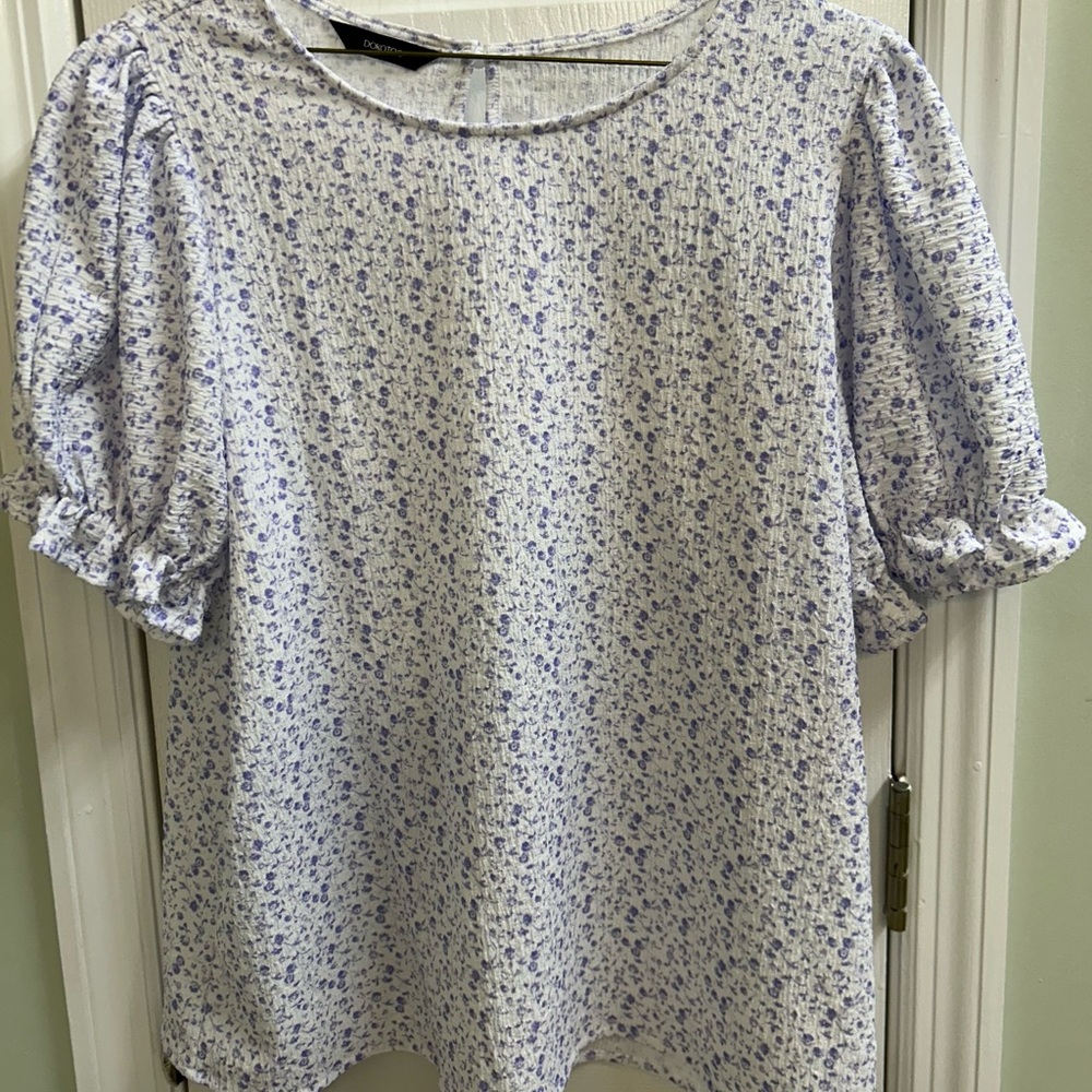Old Navy White and Purple Ruffled Blouse with Peter Pan Collar